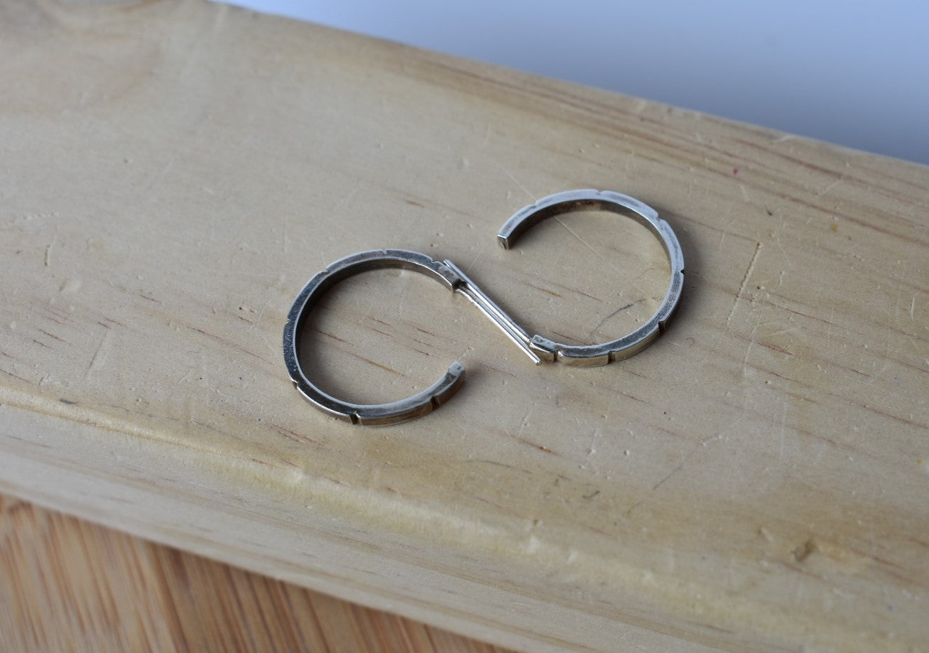 AMARA MINI HOOPS